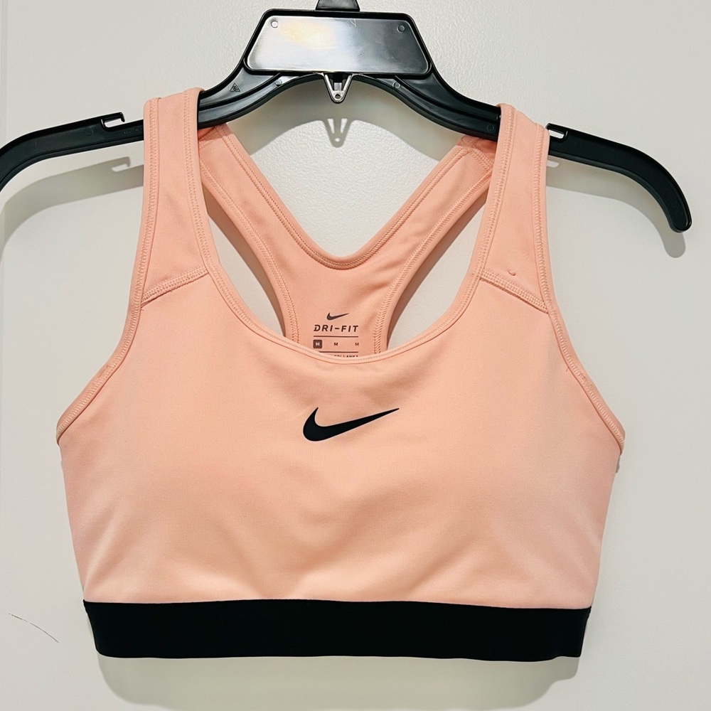 Nike Dri-Fit Women's Sports Bra Peachy Pink Size Medium - Picture 2 of 7